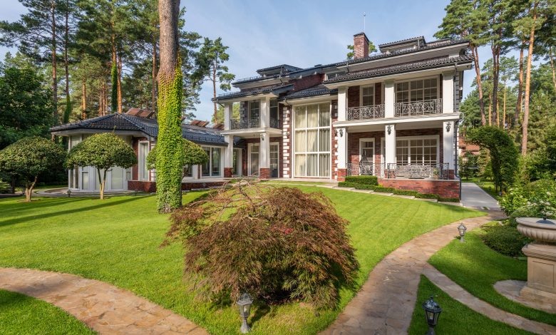 Professional Installation vs. DIY: When to Hire a Smart Home Integrator